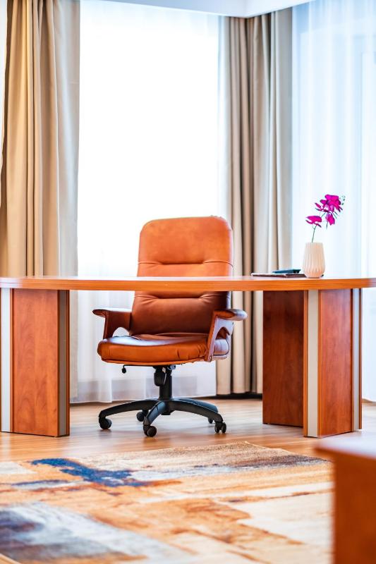 One-Bedroom Apartment image 3