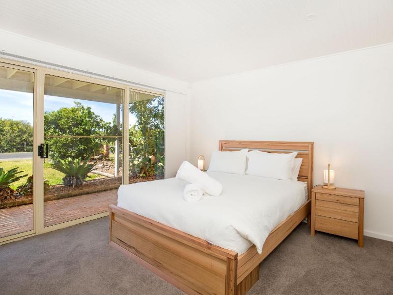Peppertree Jervis Bay Pet Friendly Beachfront with Sea Views - image 12