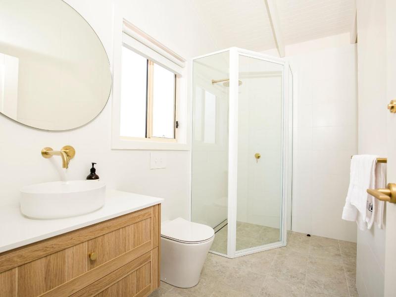 Peppertree Jervis Bay Pet Friendly Beachfront with Sea Views - image 3