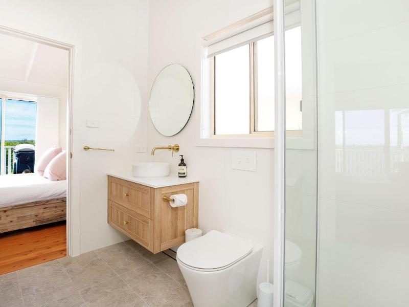 Peppertree Jervis Bay Pet Friendly Beachfront with Sea Views - image 9