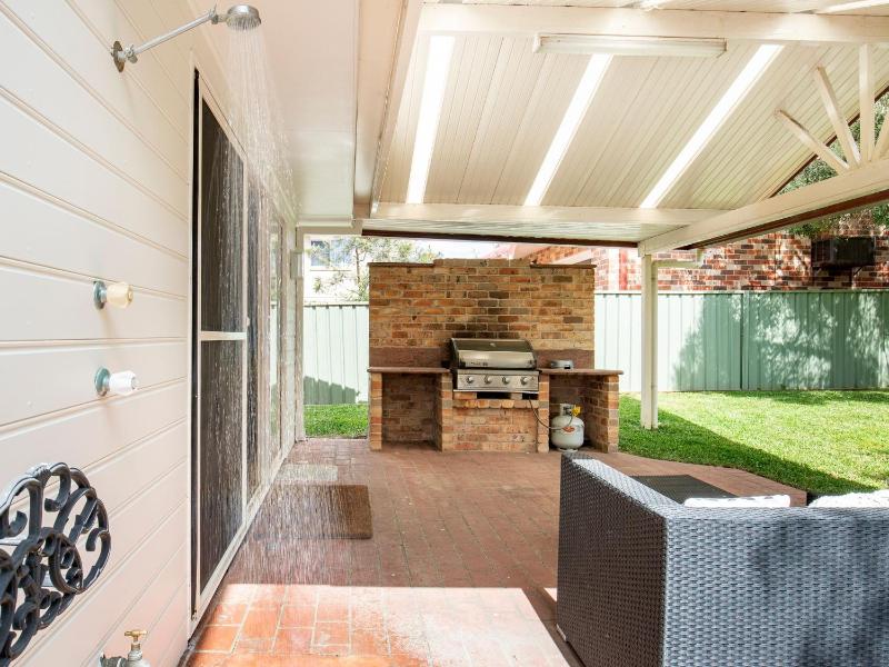 Peppertree Jervis Bay Pet Friendly Beachfront with Sea Views - image 11