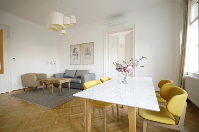 HeyMi Apartments Oper - image 14