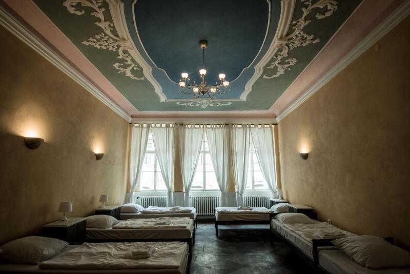Charles Bridge Hostel & Apartments - image 2