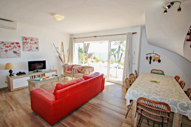 Celia - oceanfront villa in Costa Blanca - image 9