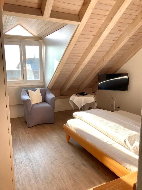 Budget Double Room image 3
