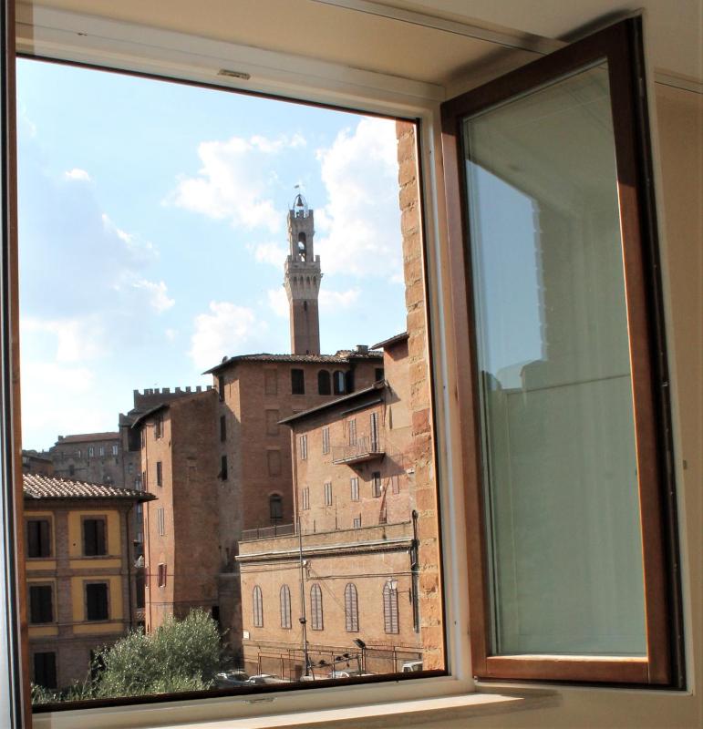 Superior Double Room with City View image 4