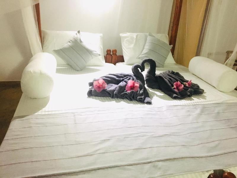 Dilena Beach Inn - image 3
