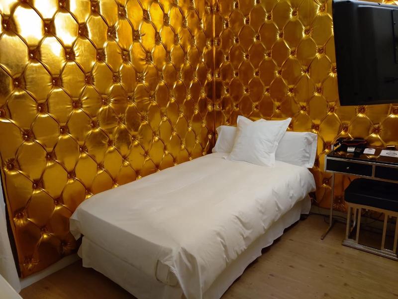 Single Room without view & External Bathroom image 4