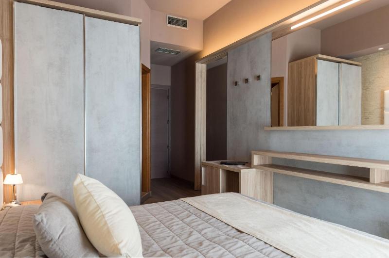 Double or Twin Room with Balcony image 2