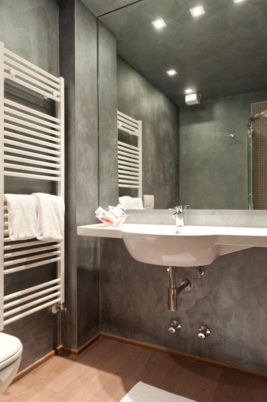 Double or Twin Room with Balcony image 3