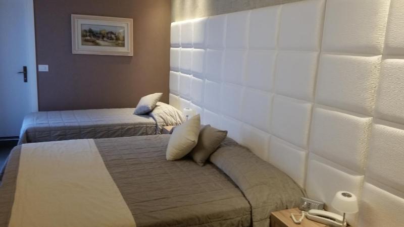 Double Room with Extra Bed image 3