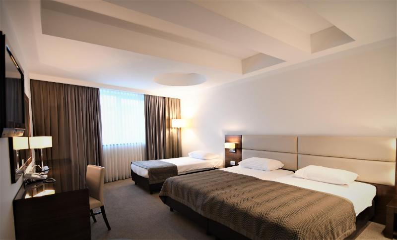 Deluxe Triple Room image 1
