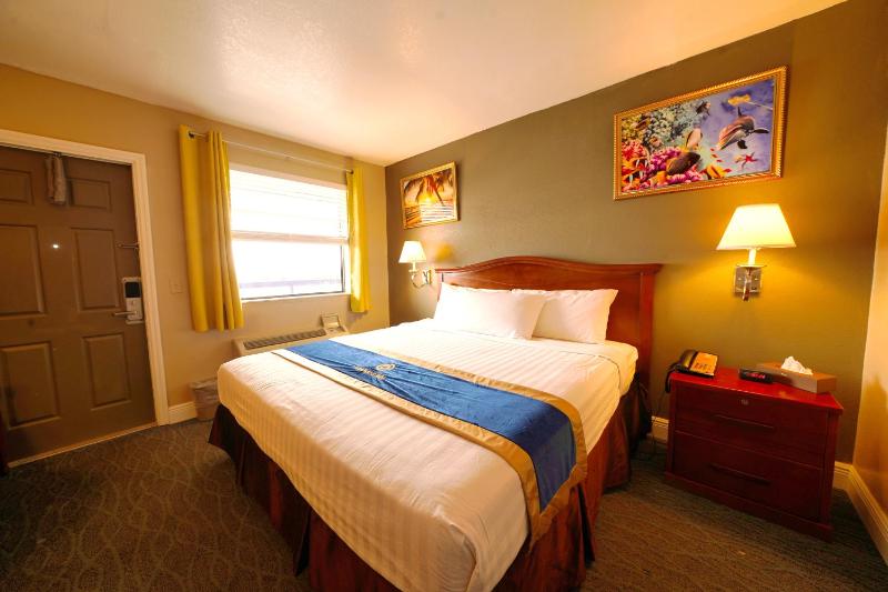 King Room with Spa Bath image 2