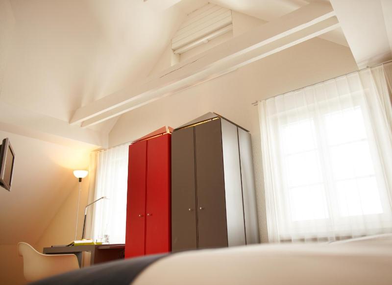 Superior Twin Room image 1