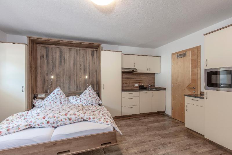 Apartment with Garden View image 1