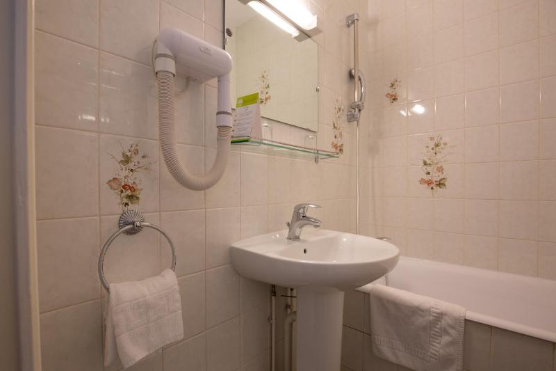 Standard Double Room image 4