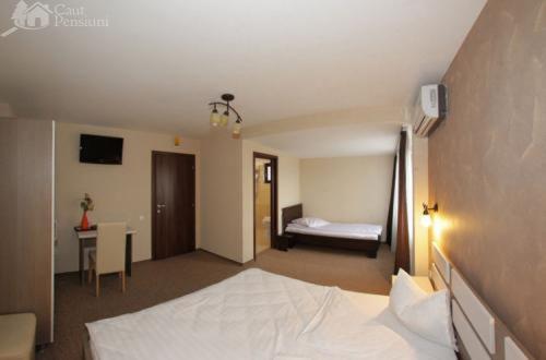 Triple Room image 4