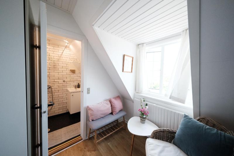 Small Double Room image 1
