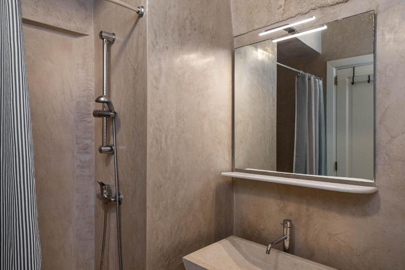 Two-Bedroom Apartment with Balcony image 4