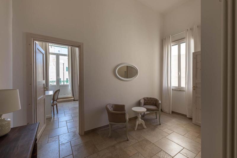 Suite with Balcony image 3