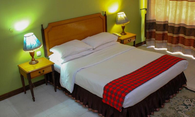 Equator Hotel - image 9