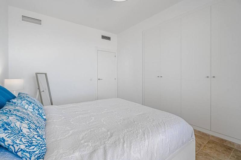 Amazing apartment with sea views and AC PA06 - image 14