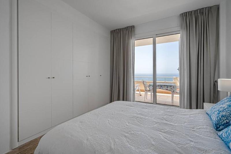 Amazing apartment with sea views and AC PA06 - image 4