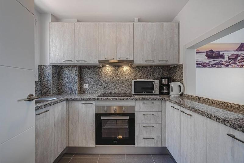 Amazing apartment with sea views and AC PA06 - image 16