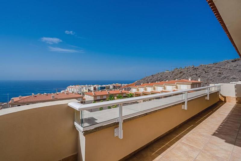 Amazing apartment with sea views and AC PA06 - image 17