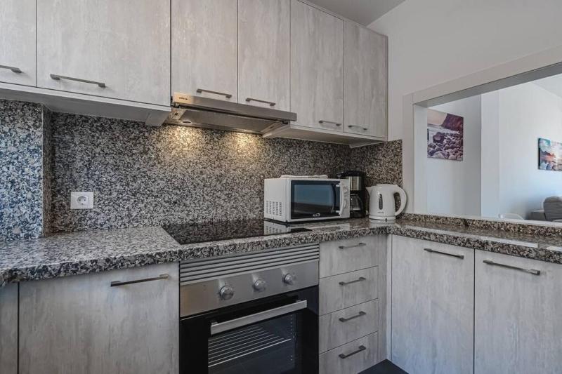 Amazing apartment with sea views and AC PA06 - image 3