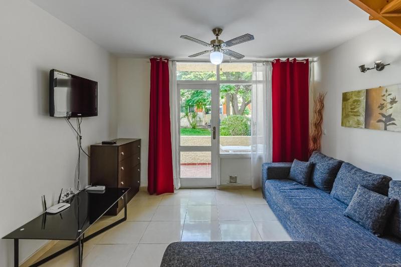 One-Bedroom Apartment image 4