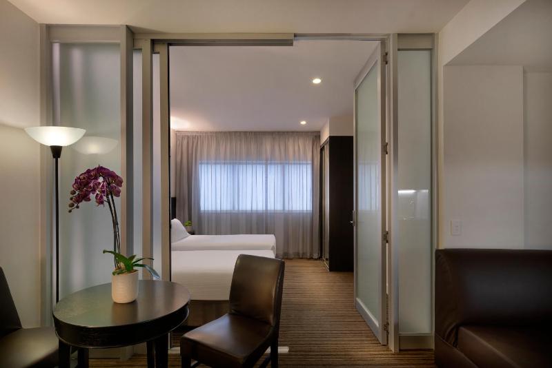 Causeway 353 Hotel - image 4