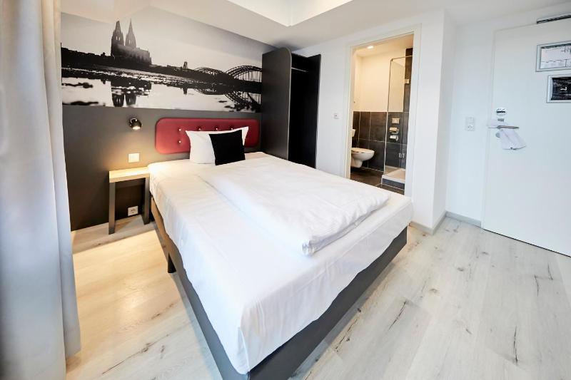 SMARTY Cologne Dom Hotel - Boardinghouse - KONTAKTLOSER SELF CHECK-IN - image 11