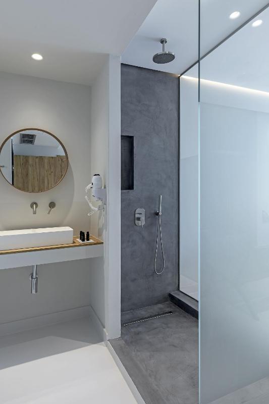 Deluxe Double Room with Private Plunge Pool image 3