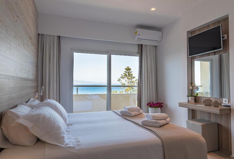 Deluxe Studio with Sea View image 1