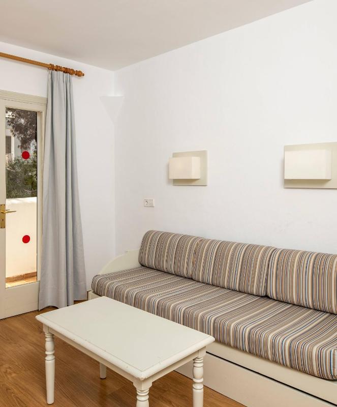 Basic Apartment 1 Bedroom  image 3