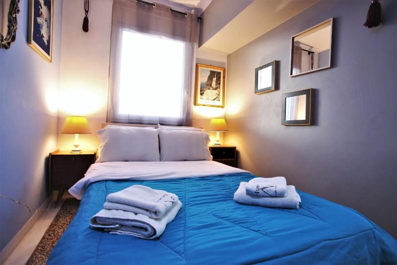 One-Bedroom Apartment image 4