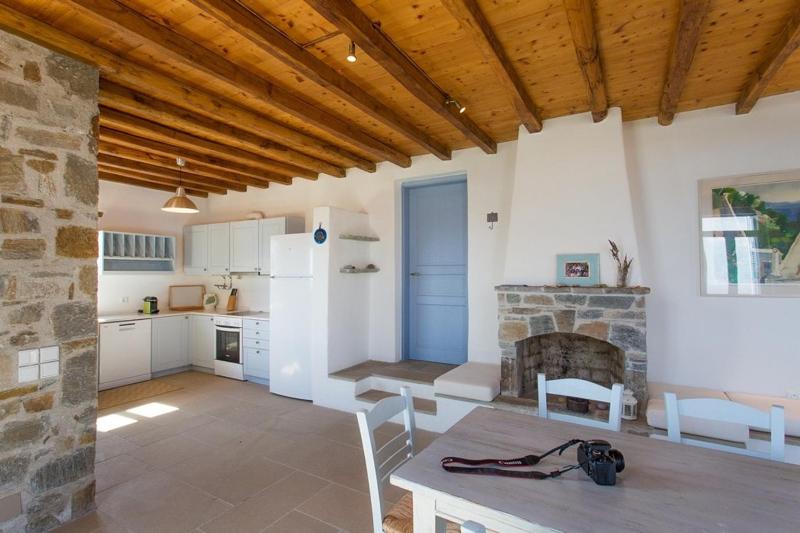 Deluxe Villa image 3