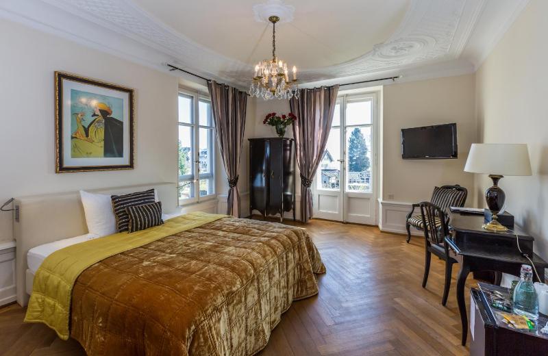 Double Room with Private Bathroom image 1