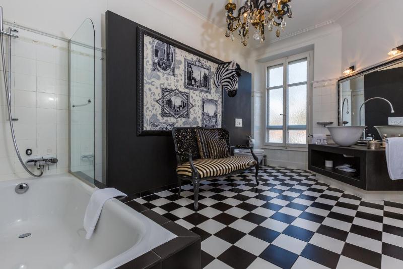 Double Room with Private Bathroom image 3