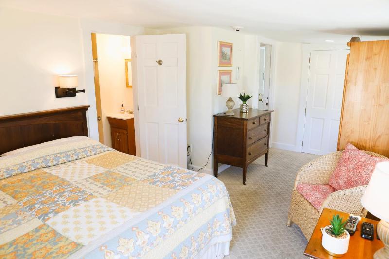 King Room with Balcony #301  image 3