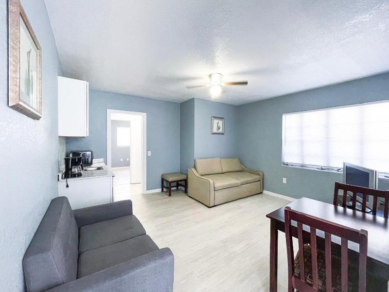 Deluxe Apartment image 2