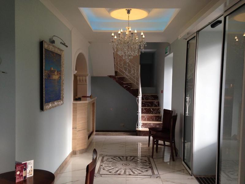 Grand Harbour Hotel - image 14