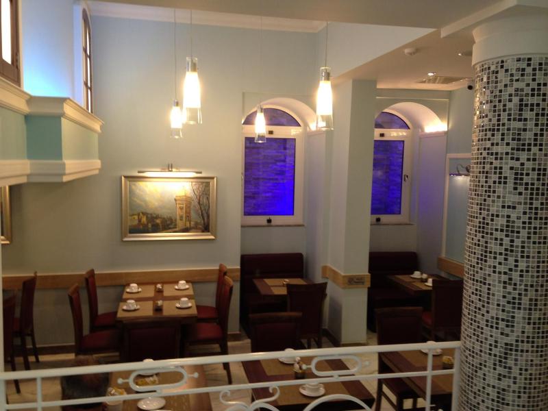 Grand Harbour Hotel - image 4