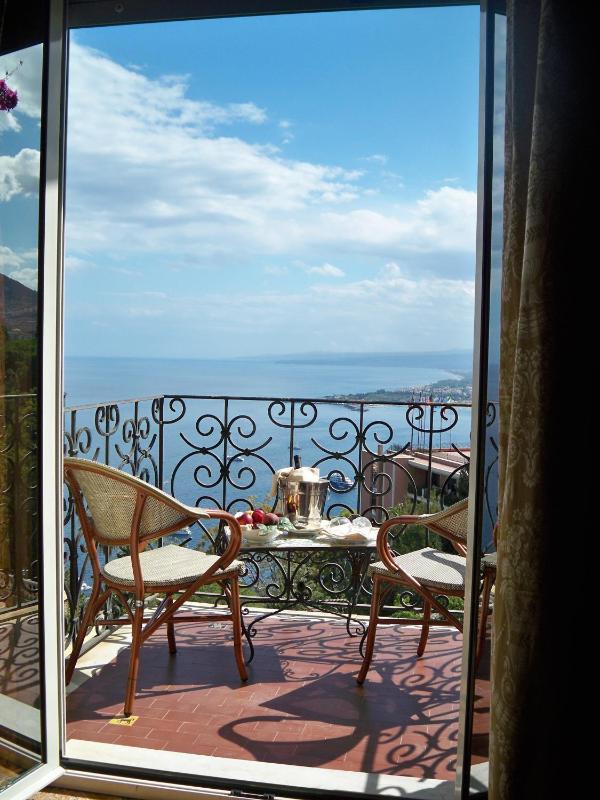 Taormina Park Hotel - image 1