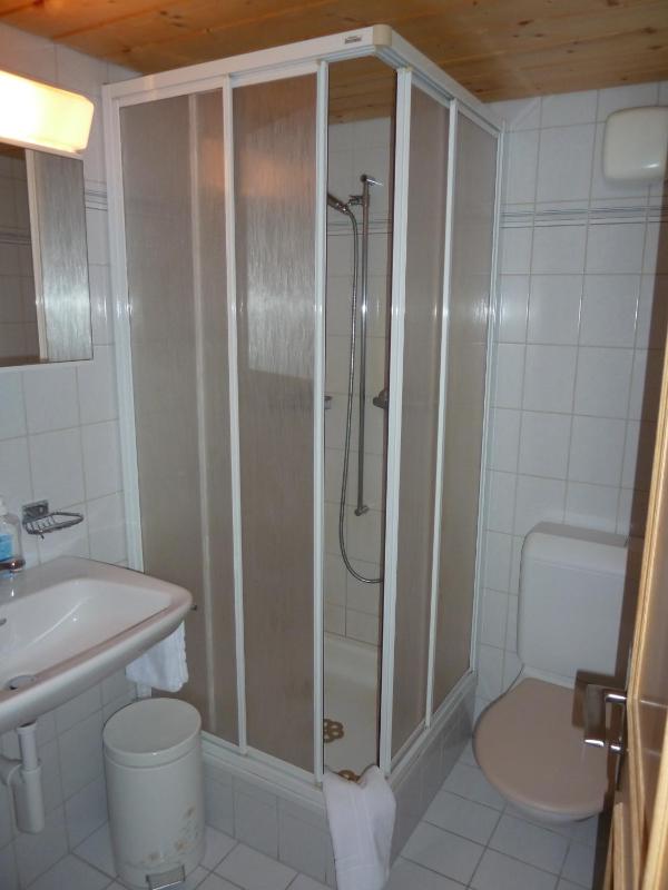Single Room with Shared Shower and Toilet image 2