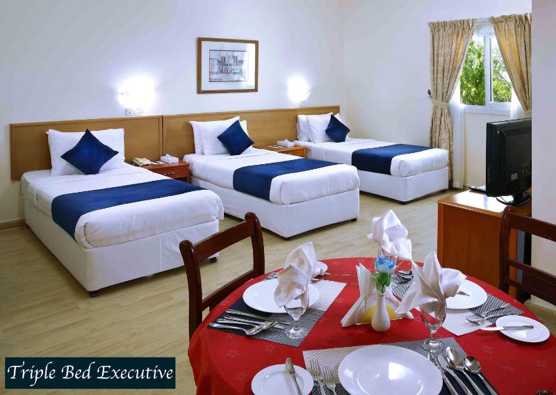 Standard Triple Room image 2
