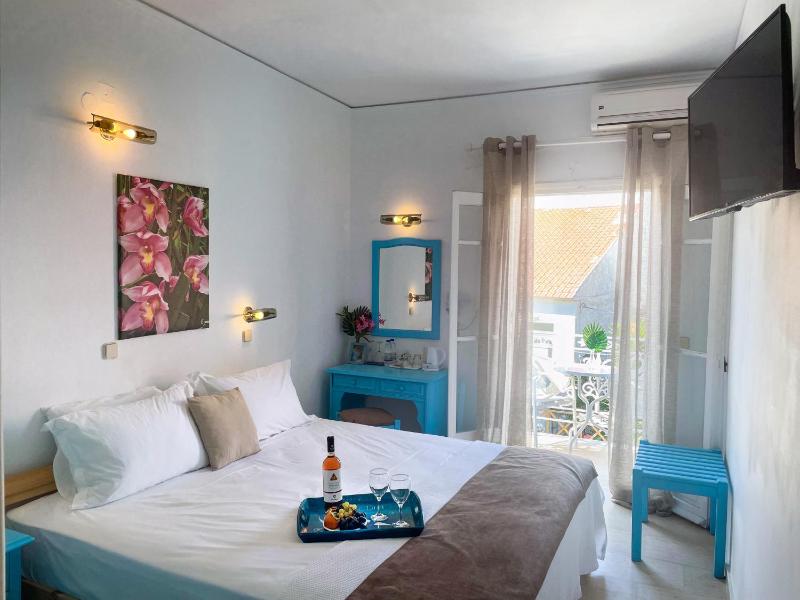 Double or Twin Room with City View image 1