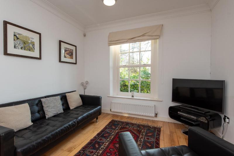 Apartment image 3