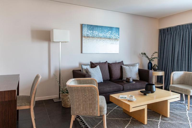 Executive Suite image 3